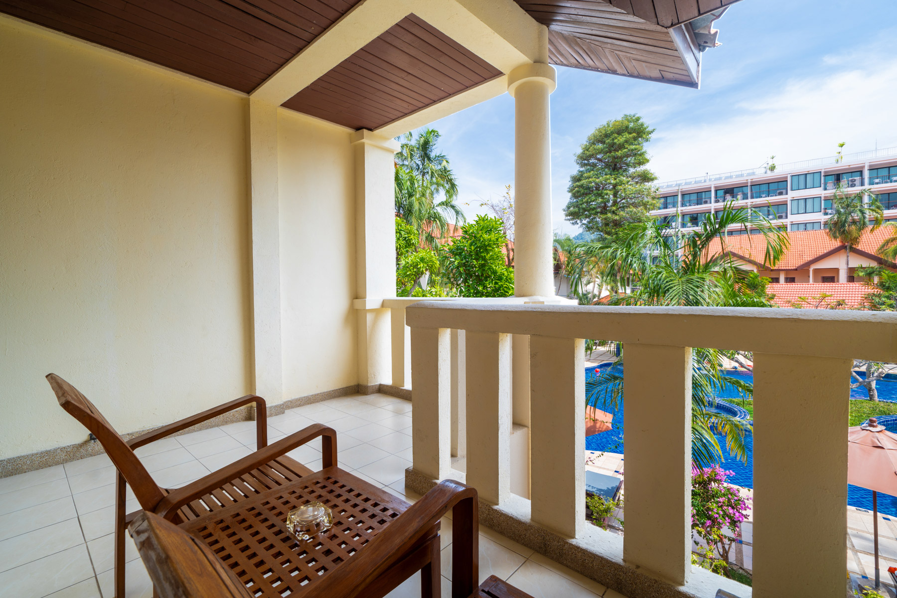 Deluxe Pool View