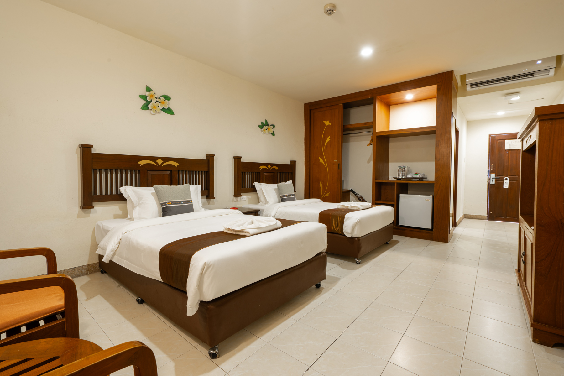 Phuket Leelavadee Hua Ting Resort