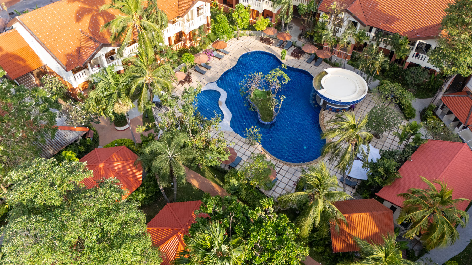 Phuket Leelavadee Hua Ting Resort